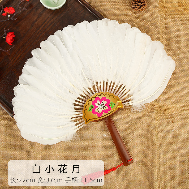 Photography Vintage Style - Éventail vintage en plumes, artisanat fait