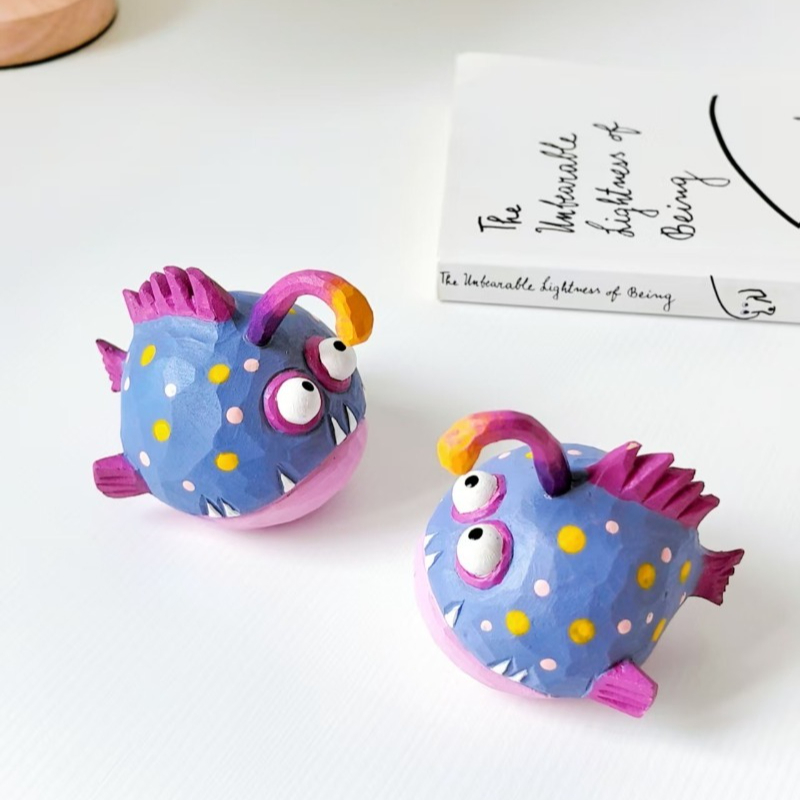 Photography Desk - Lanternfish – Sculpture Miniature en bois